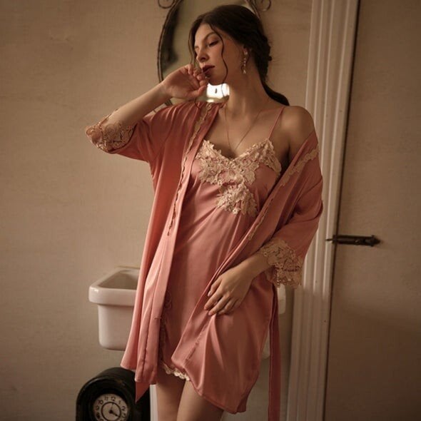 🔥🌹Spesialtilbud for sommeren💕Sexy femdelt nattkjole i issilke for kvinner