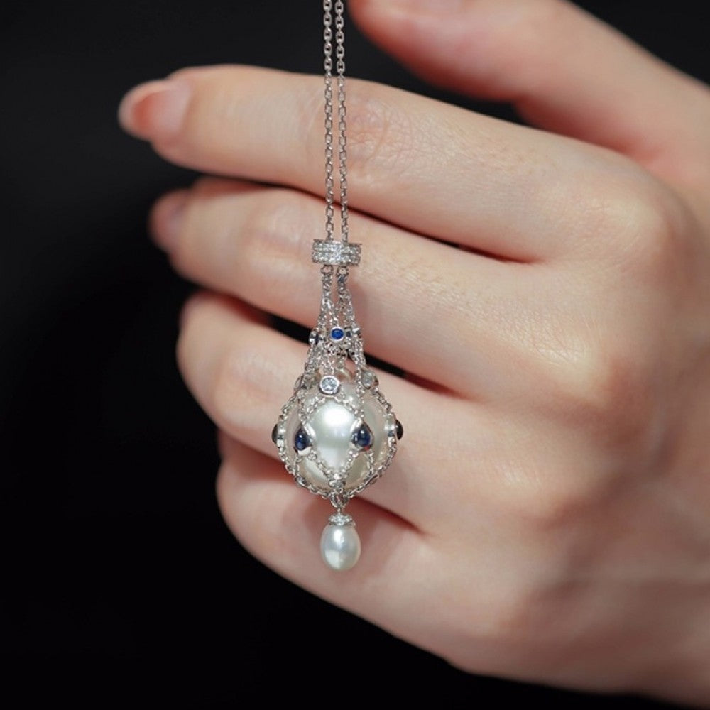 14,0–15,0 mm ferskvannsperle og blå edelsten Lavalier-anheng